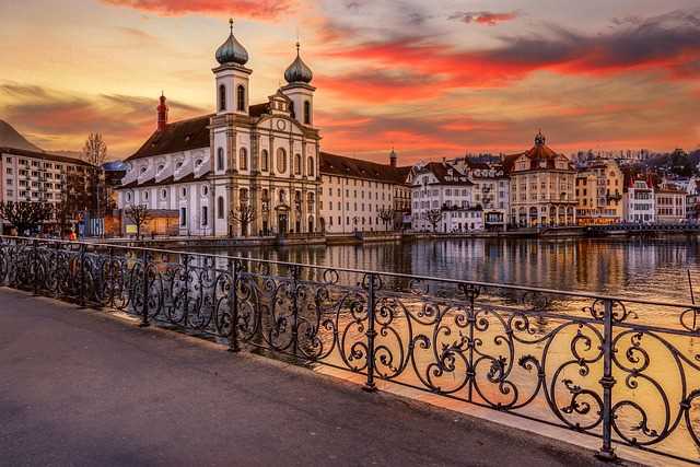 Salida grupal: Navidad En Roma y Año Nuevo En Burdeos Fantasía Europea Dólares